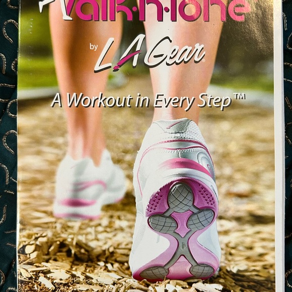 Women's White Walk-n-Tone Sneakers. 9.5 M - Picture 8 of 9